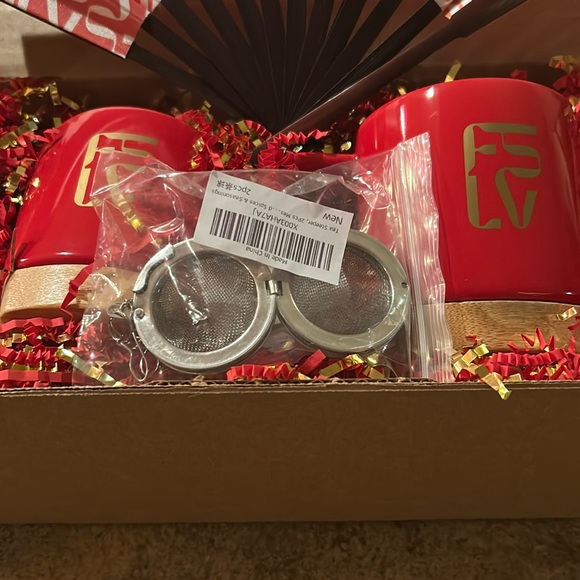 Mug and Tea Seeper set: Fashion Show Las Vegas Brand - Picture 2 of 5